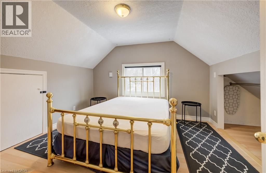 151 Courtland Avenue E, Kitchener, ON - Indoor Photo Showing Bedroom