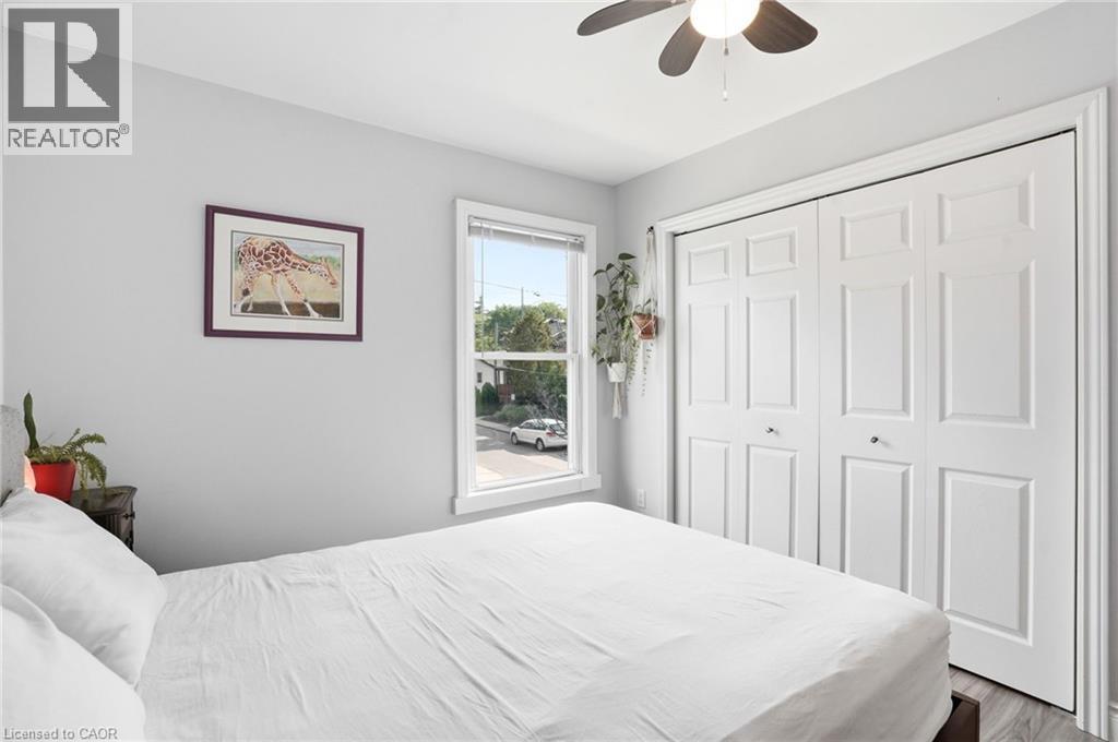 22 Liberty Street, Hamilton, ON - Indoor Photo Showing Bedroom