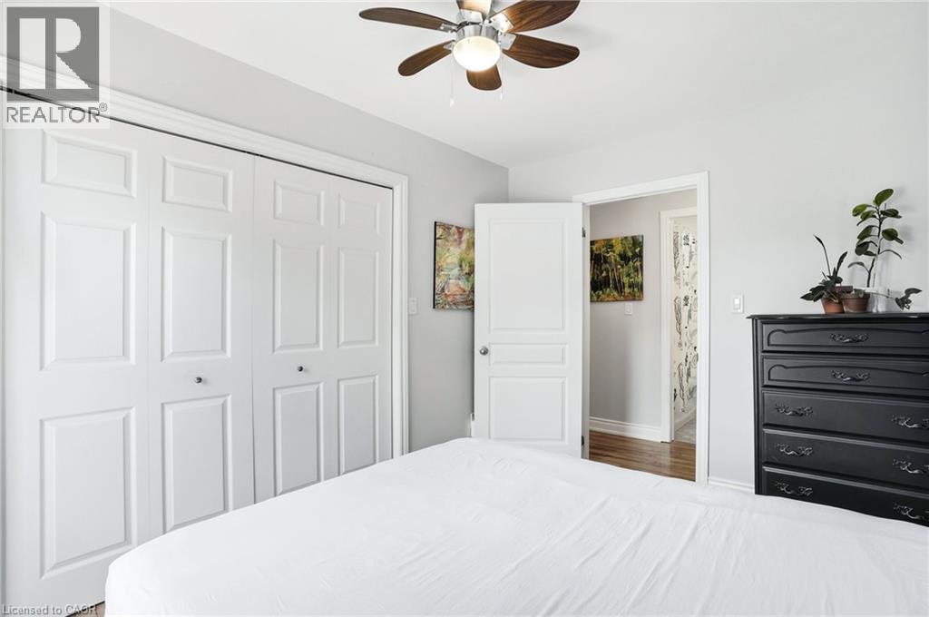 22 Liberty Street, Hamilton, ON - Indoor Photo Showing Bedroom