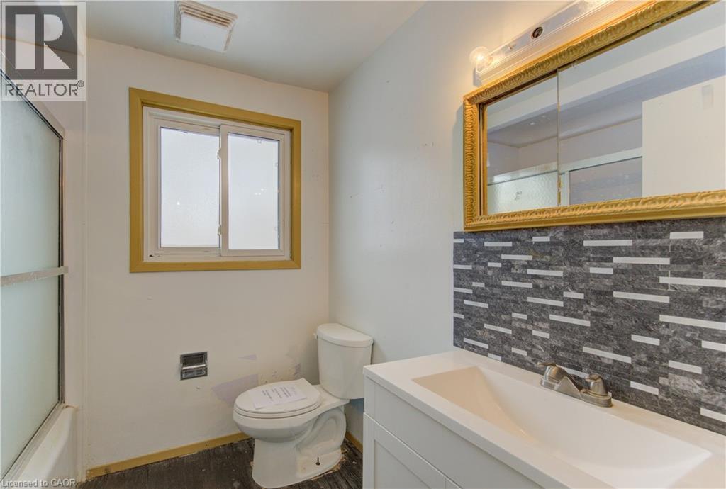 52 Monteagle Crescent, Kitchener, ON - Indoor Photo Showing Bathroom