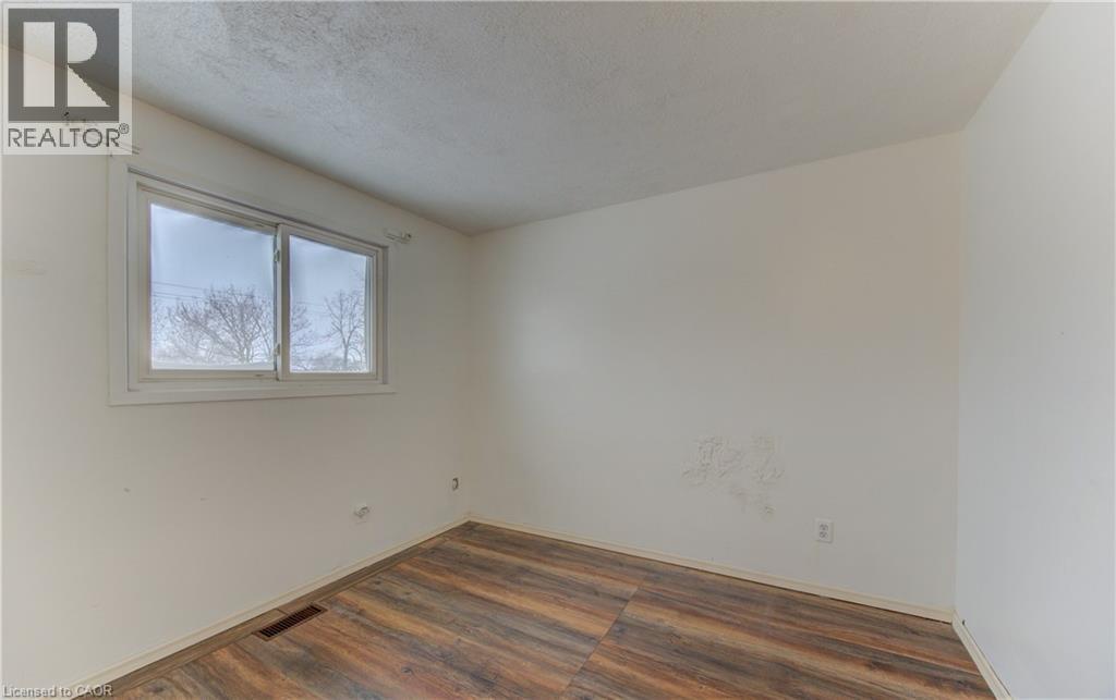 Bedroom 2 - 52 Monteagle Crescent, Kitchener, ON - Indoor Photo Showing Other Room