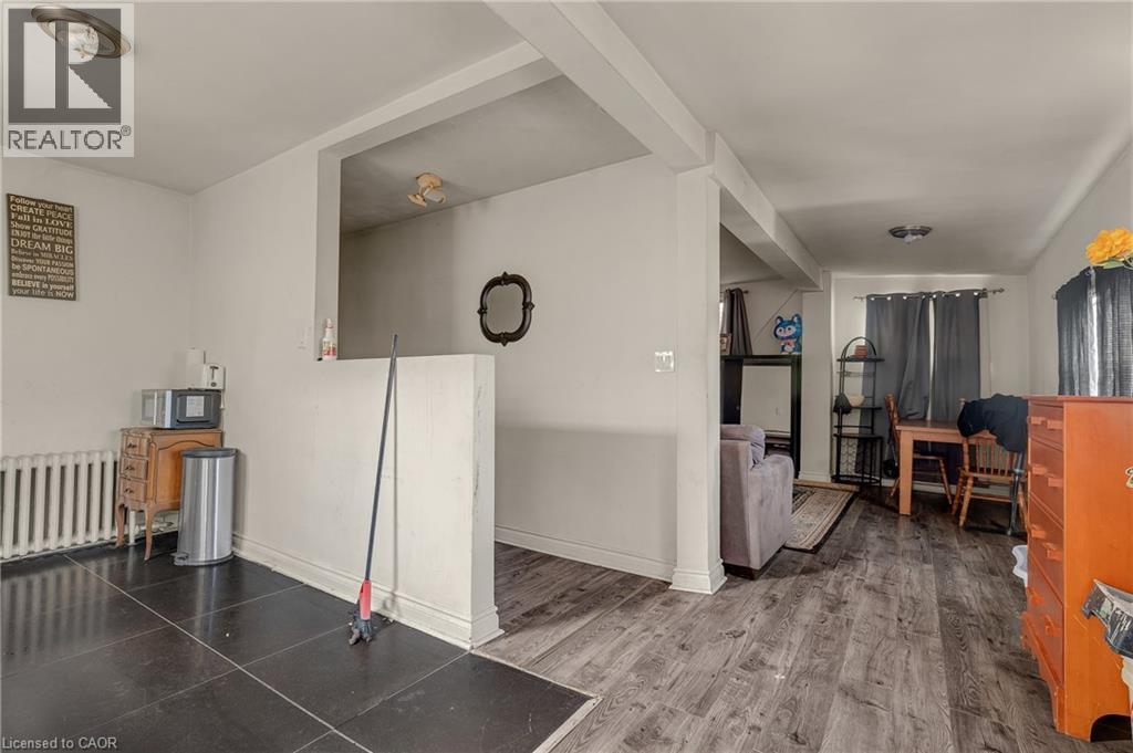 70 Ottawa Street N, Hamilton, ON - Indoor Photo Showing Other Room