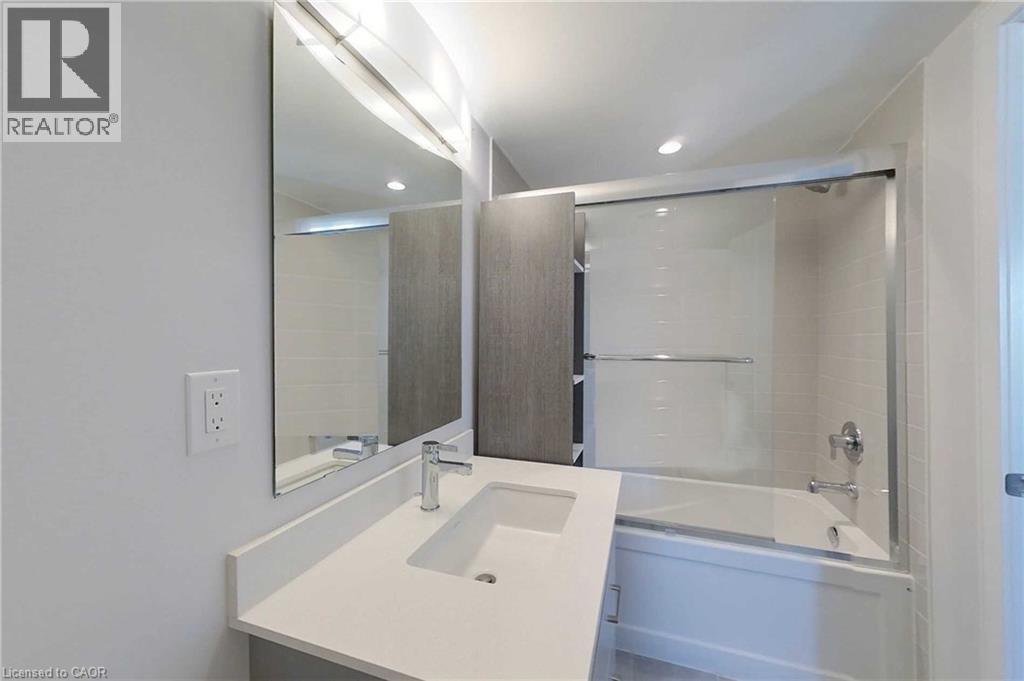 Full bath featuring vanity, enclosed tub / shower combo, and recessed lighting - 588 Rapids Lane, Mississauga, ON - Indoor Photo Showing Bathroom