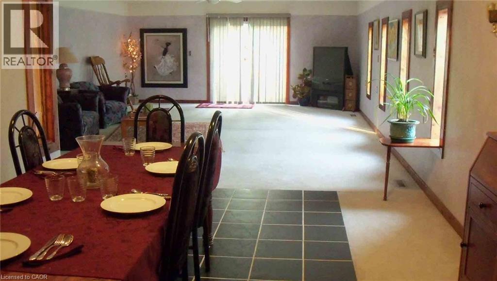160 Erb Street E, Waterloo, ON - Indoor Photo Showing Dining Room
