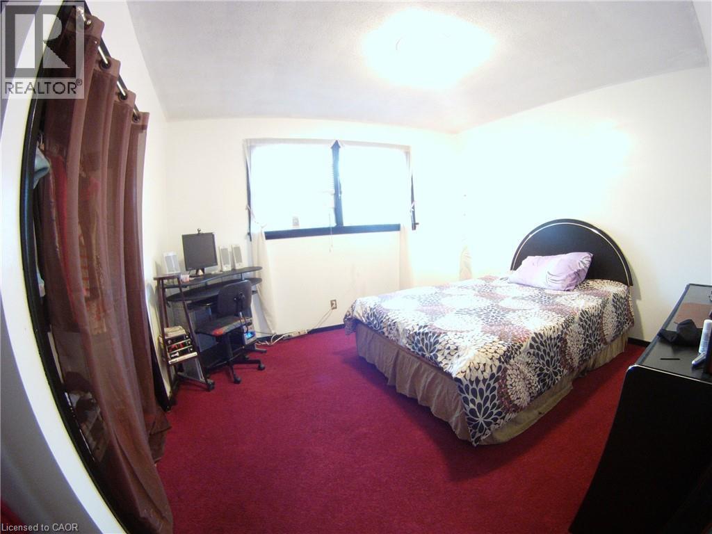 160 Erb Street E, Waterloo, ON - Indoor Photo Showing Bedroom