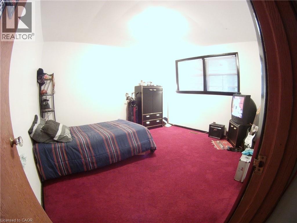 160 Erb Street E, Waterloo, ON - Indoor Photo Showing Bedroom