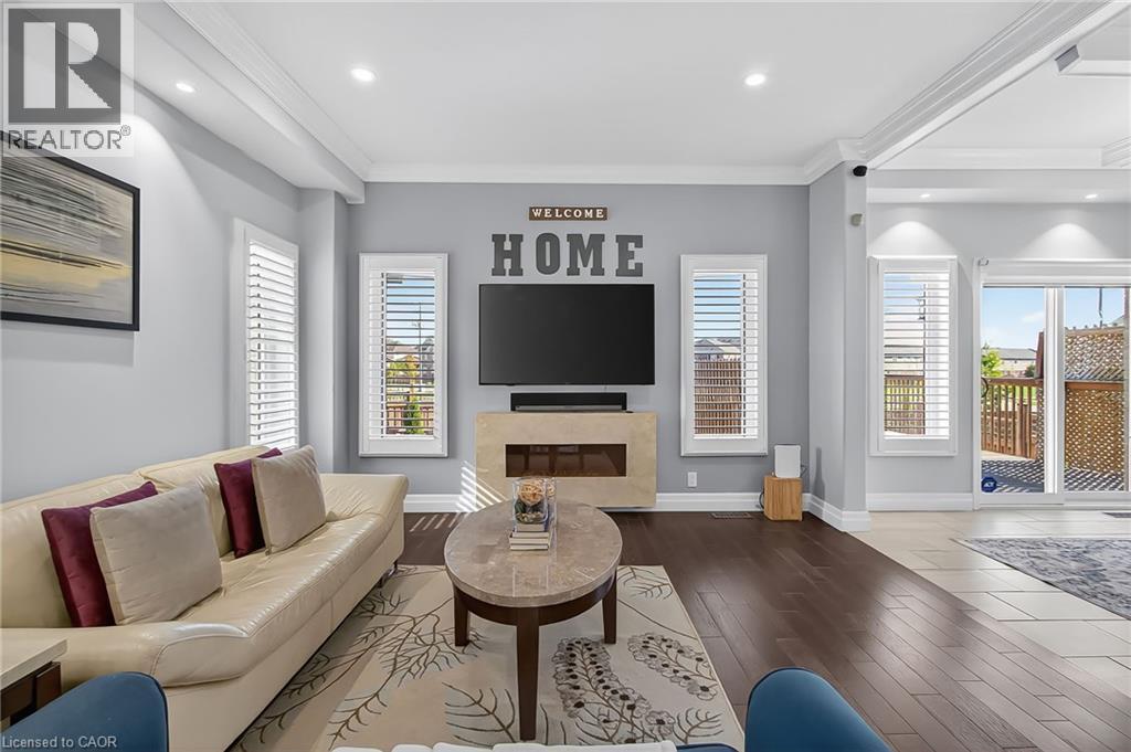 59 Netherwood Road, Kitchener, ON - Indoor Photo Showing Living Room