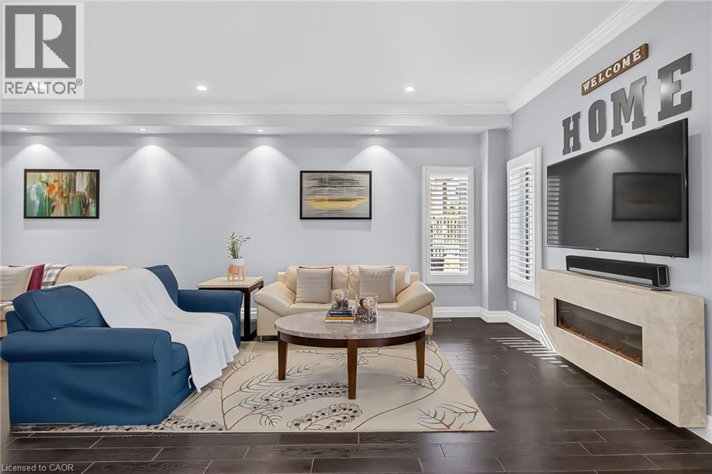 59 Netherwood Road, Kitchener, ON - Indoor Photo Showing Living Room