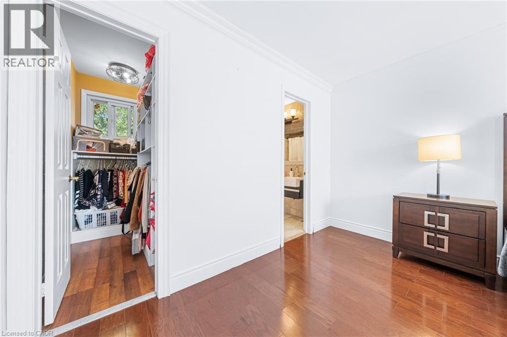 walk in closest - 46 Novoco Drive, Hamilton, ON - Indoor Photo Showing Other Room