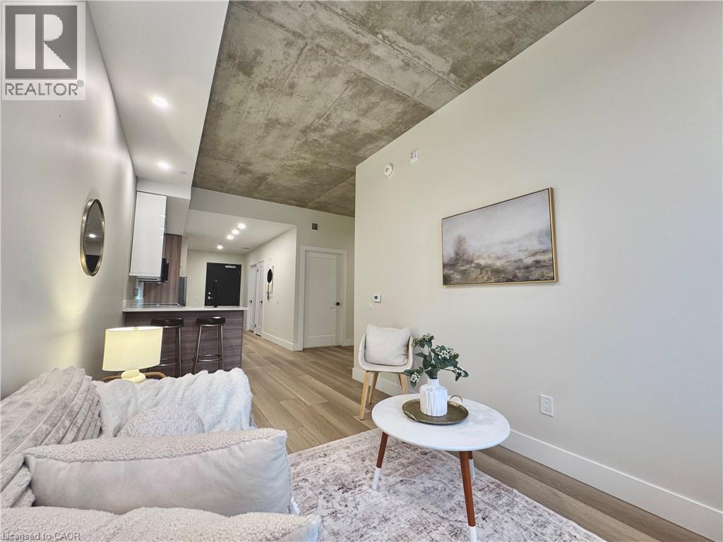 169 James Street S Unit# 401, Hamilton, ON - Indoor Photo Showing Living Room