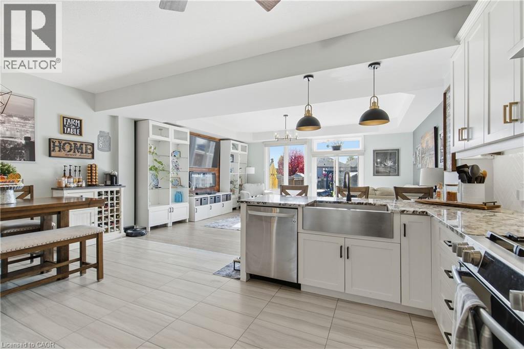 37 Fairgrounds Drive, Binbrook, ON - Indoor Photo Showing Kitchen With Upgraded Kitchen