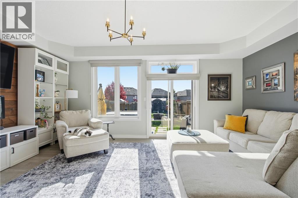 37 Fairgrounds Drive, Binbrook, ON - Indoor Photo Showing Living Room
