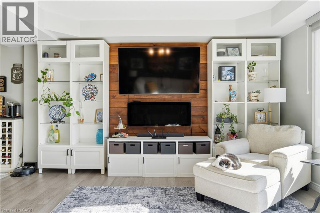 37 Fairgrounds Drive, Binbrook, ON - Indoor Photo Showing Living Room