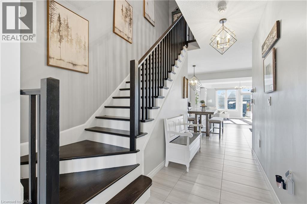 37 Fairgrounds Drive, Binbrook, ON - Indoor Photo Showing Other Room