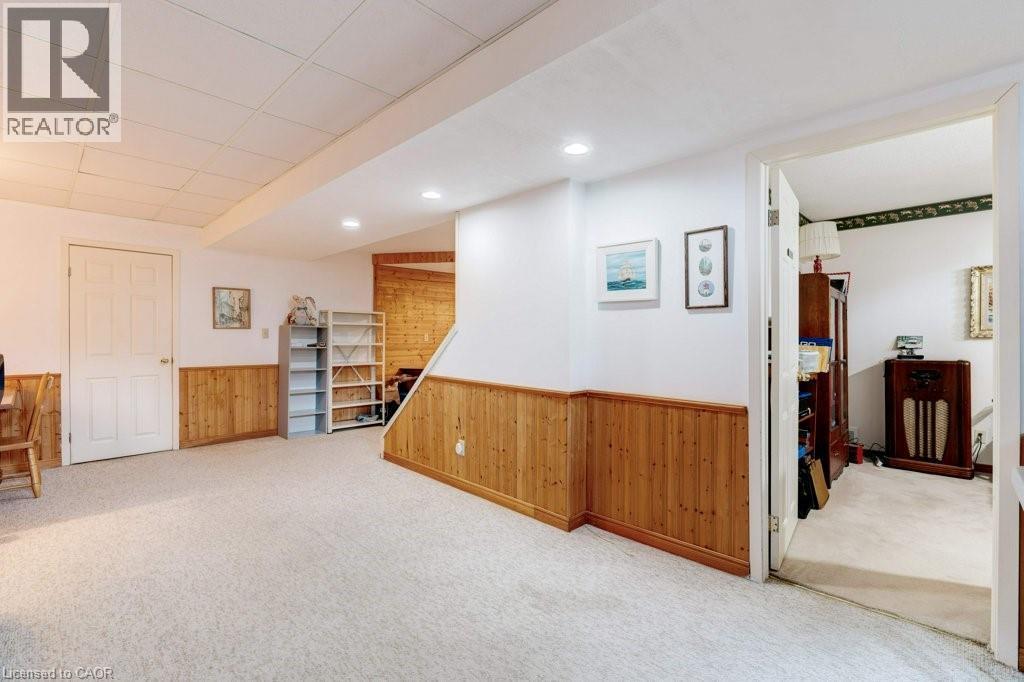 2251 Mansfield Drive, Burlington, ON - Indoor