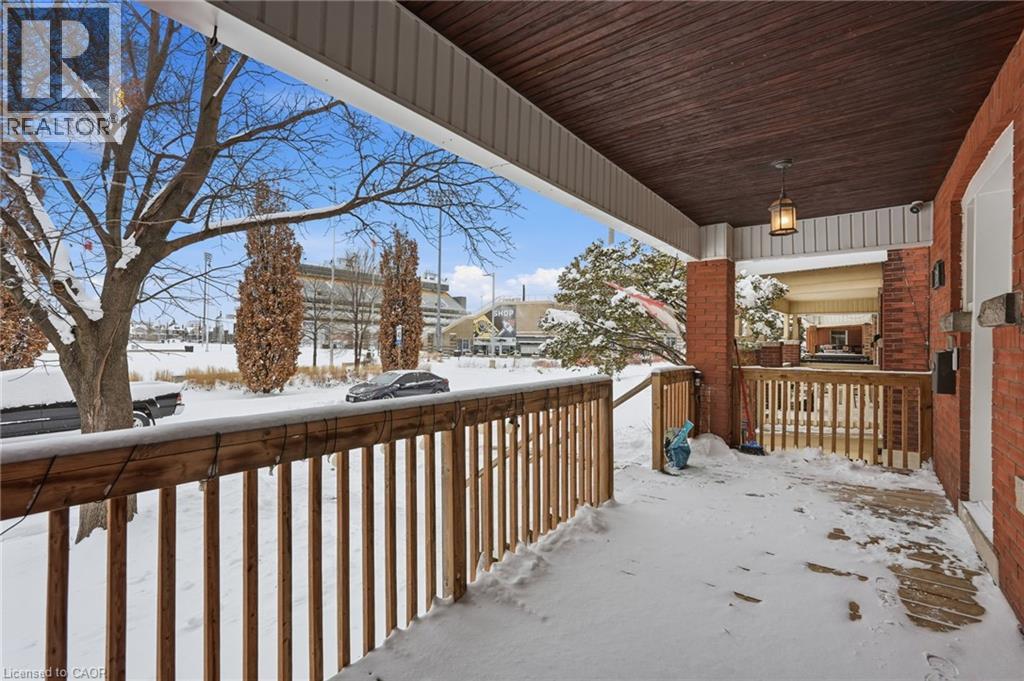 34 Balsam Avenue N, Hamilton, ON - Outdoor With Exterior