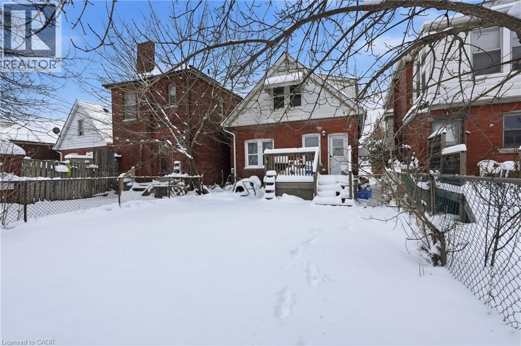34 Balsam Avenue N, Hamilton, ON - Outdoor