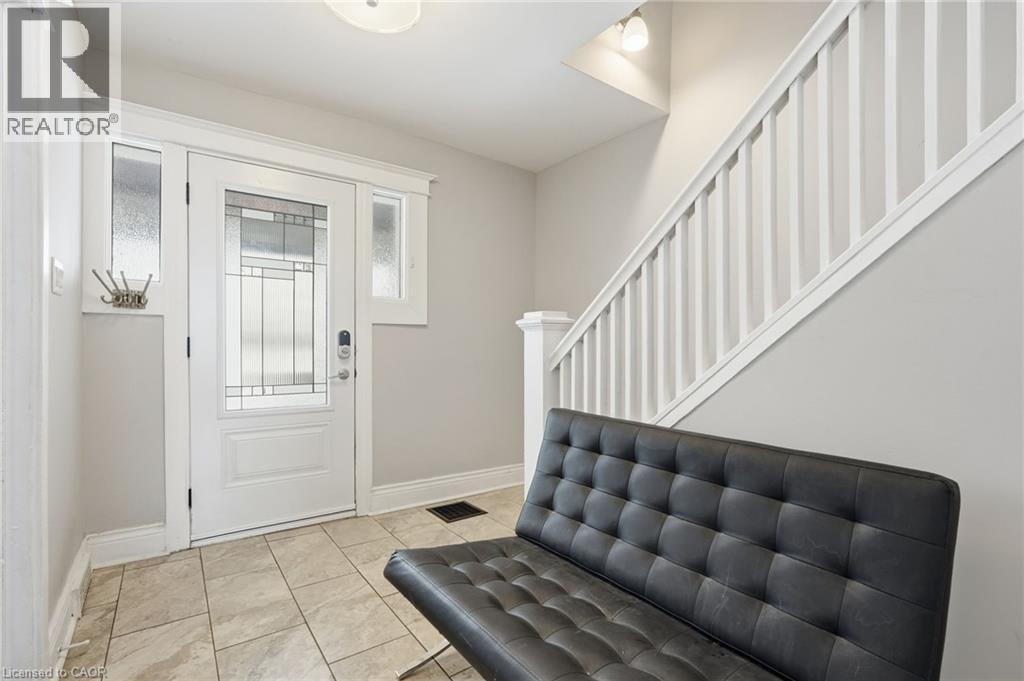 34 Balsam Avenue N, Hamilton, ON - Indoor Photo Showing Other Room