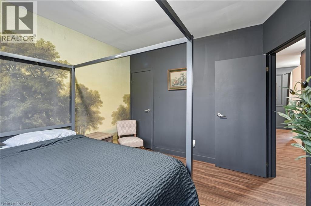 305 Cannon Street E, Hamilton, ON - Indoor Photo Showing Bedroom