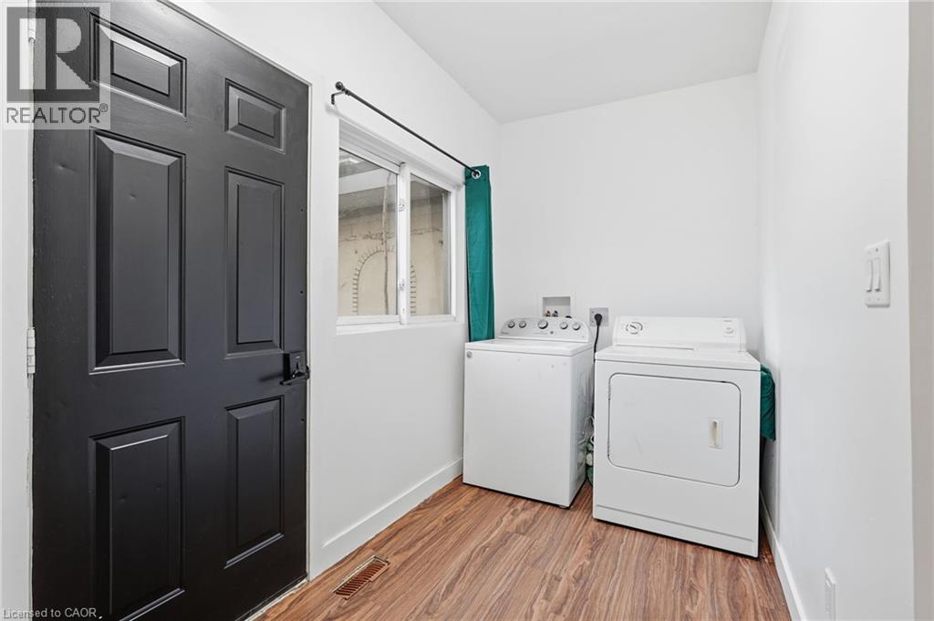 305 Cannon Street E, Hamilton, ON - Indoor Photo Showing Laundry Room