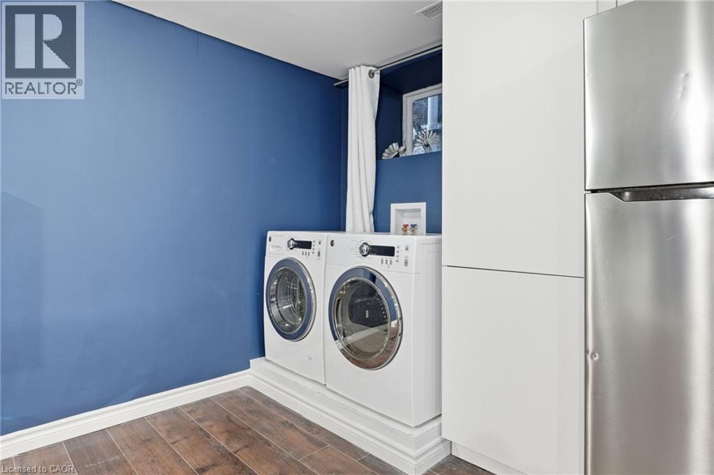 305 Cannon Street E, Hamilton, ON - Indoor Photo Showing Laundry Room