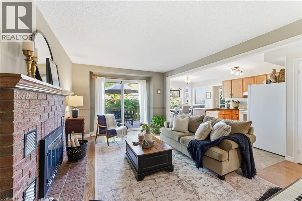 2163 Winding Way, Burlington, ON - Indoor Photo Showing Living Room With Fireplace