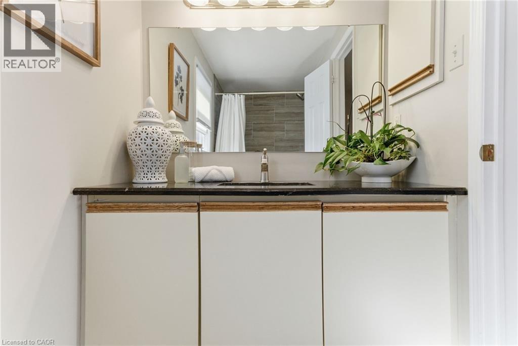 2163 Winding Way, Burlington, ON - Indoor