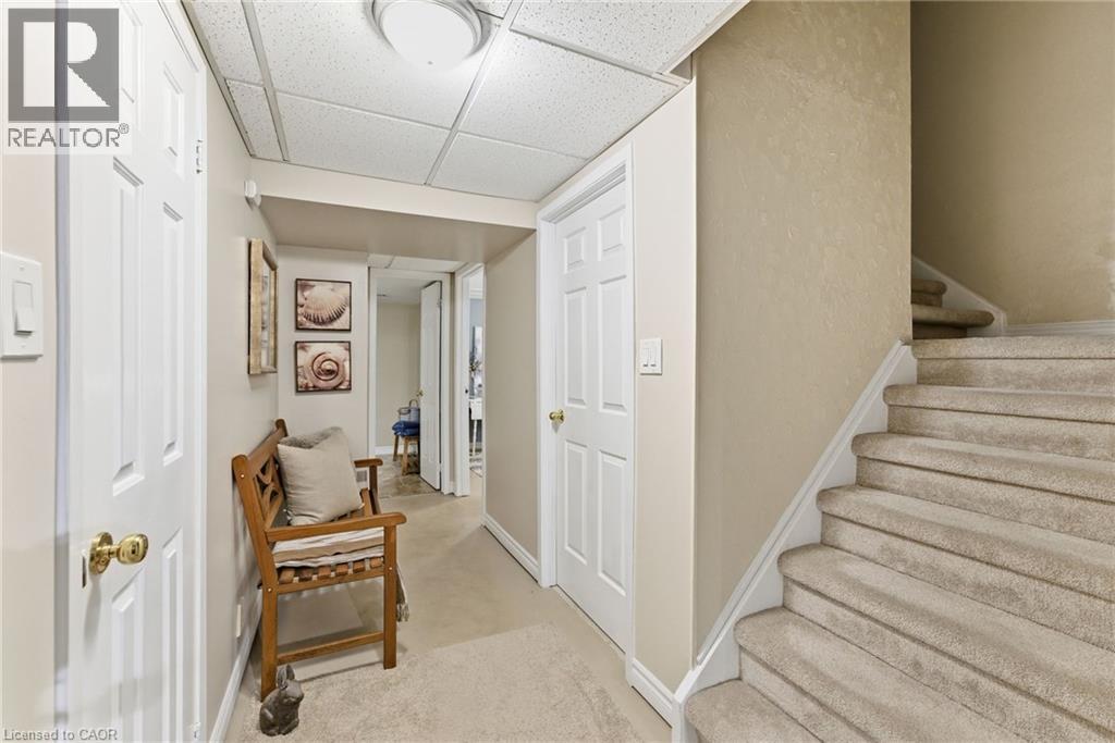 2163 Winding Way, Burlington, ON - Indoor Photo Showing Other Room