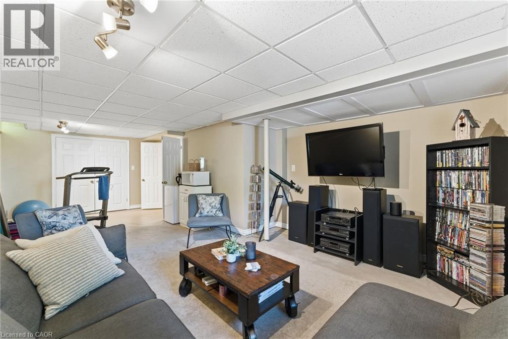 2163 Winding Way, Burlington, ON - Indoor