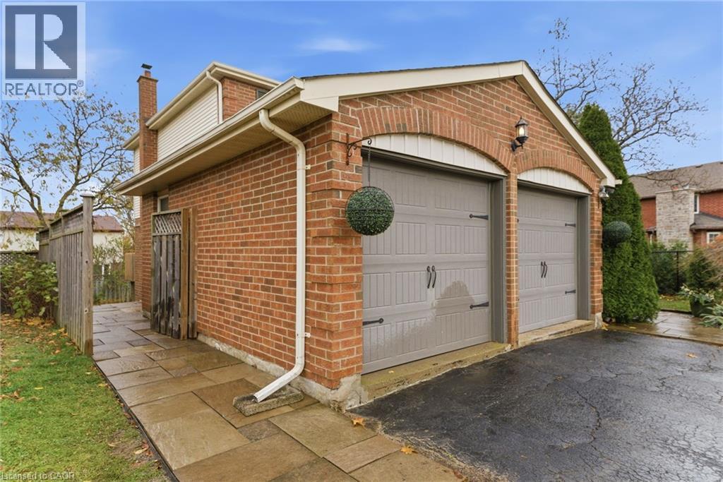 2163 Winding Way, Burlington, ON - Outdoor With Exterior