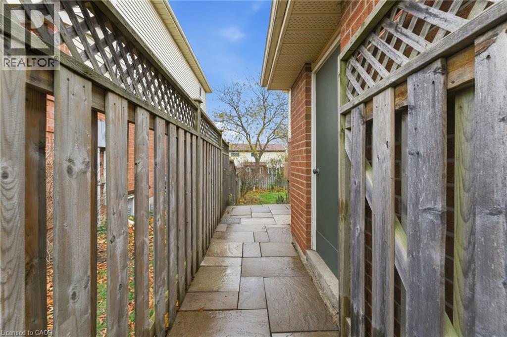 2163 Winding Way, Burlington, ON - Outdoor With Exterior