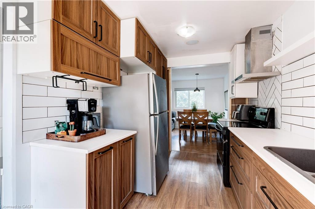 2261 Leominster Drive, Burlington, ON - Indoor Photo Showing Kitchen
