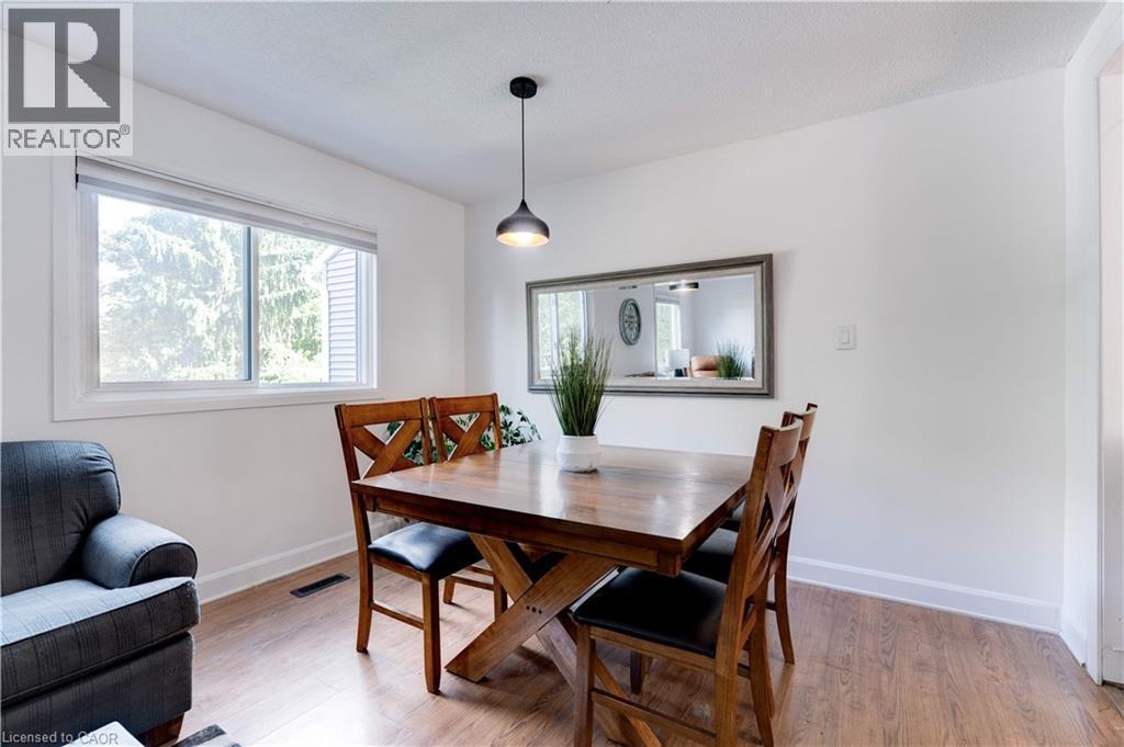 2261 Leominster Drive, Burlington, ON - Indoor Photo Showing Dining Room