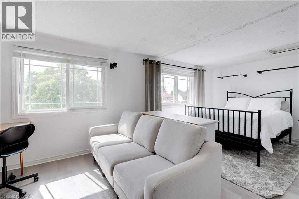 2261 Leominster Drive, Burlington, ON - Indoor Photo Showing Other Room