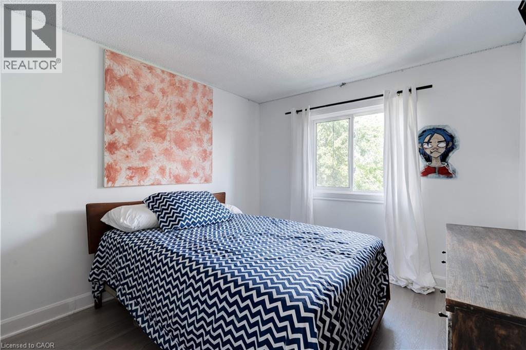 2261 Leominster Drive, Burlington, ON - Indoor Photo Showing Bedroom