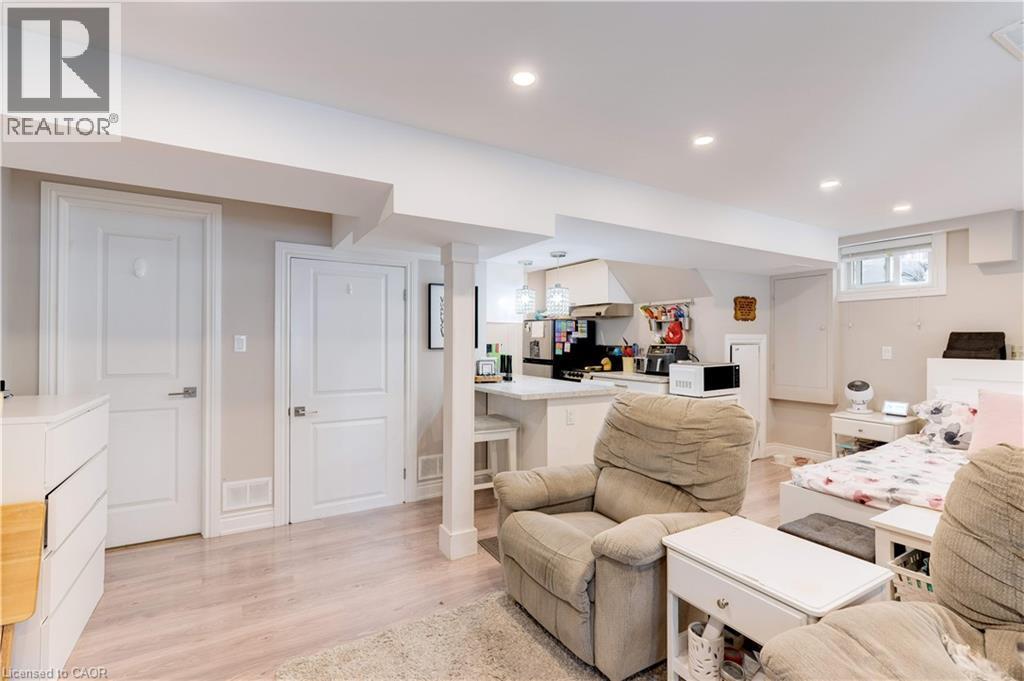 2261 Leominster Drive, Burlington, ON - Indoor