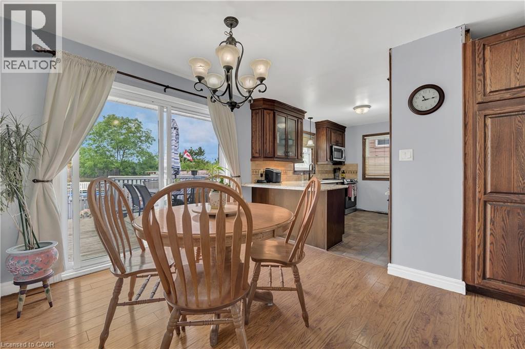 446 East 36Th Street, Hamilton, ON - Indoor Photo Showing Dining Room