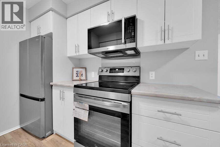 1015 Upper Gage Avenue Unit# 4, Hamilton, ON - Indoor Photo Showing Kitchen