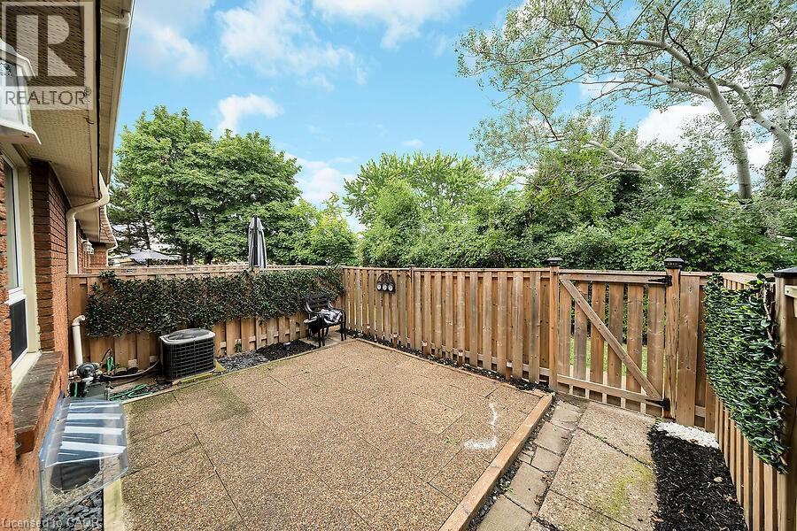 1015 Upper Gage Avenue Unit# 4, Hamilton, ON - Outdoor