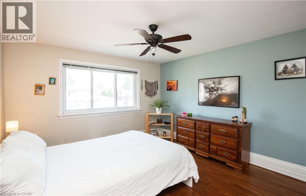 60 Ivy Lea Place, Hamilton, ON - Indoor Photo Showing Bedroom