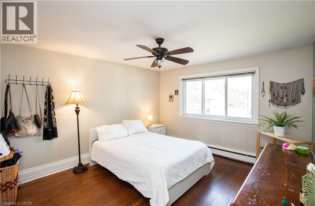 60 Ivy Lea Place, Hamilton, ON - Indoor Photo Showing Bedroom