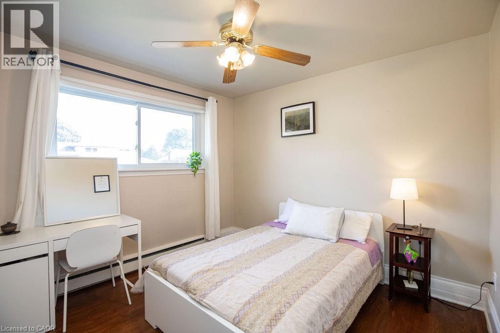 60 Ivy Lea Place, Hamilton, ON - Indoor Photo Showing Bedroom