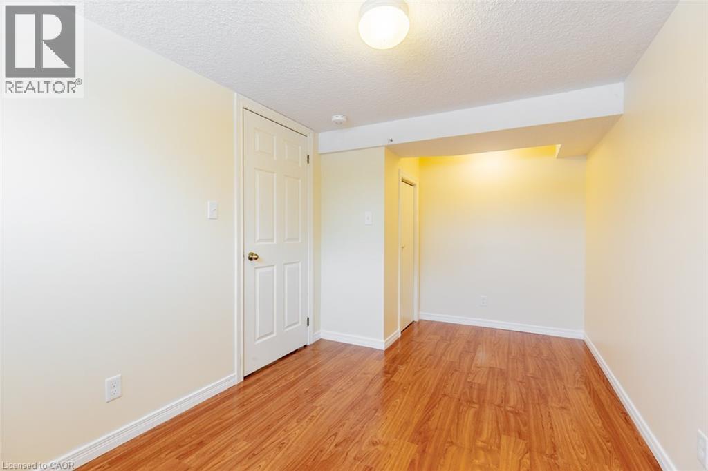 16 Garrow Drive, Hamilton, ON - Indoor Photo Showing Other Room