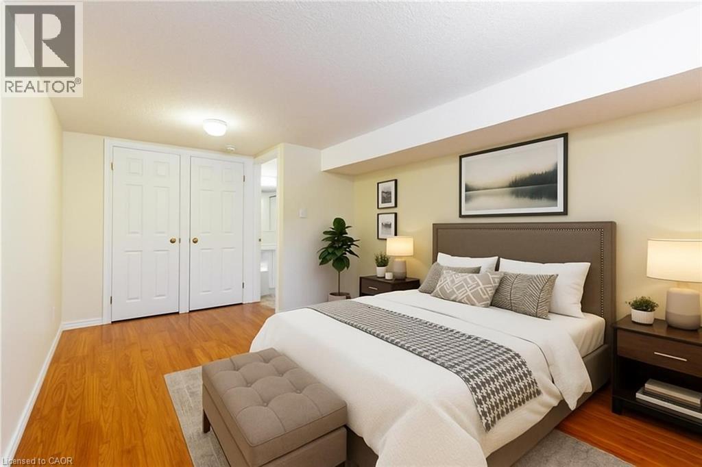 16 Garrow Drive, Hamilton, ON - Indoor Photo Showing Bedroom