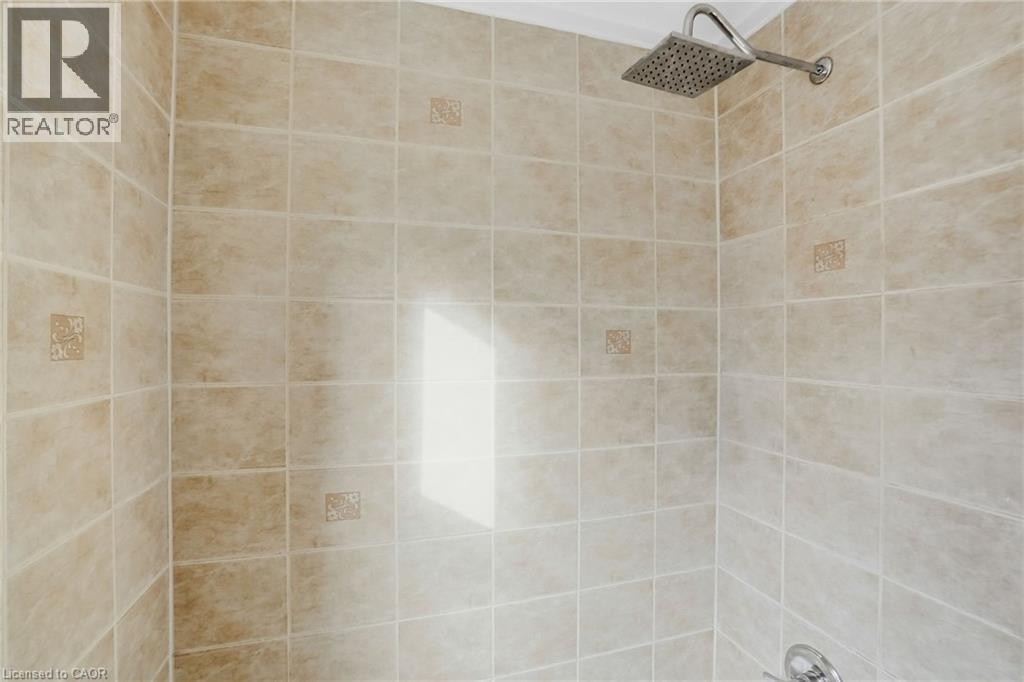 246 Cope Street, Hamilton, ON - Indoor Photo Showing Bathroom