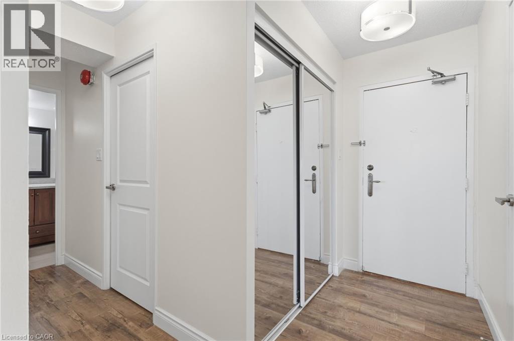 700 Dynes Road Unit# 616, Burlington, ON - Indoor Photo Showing Other Room