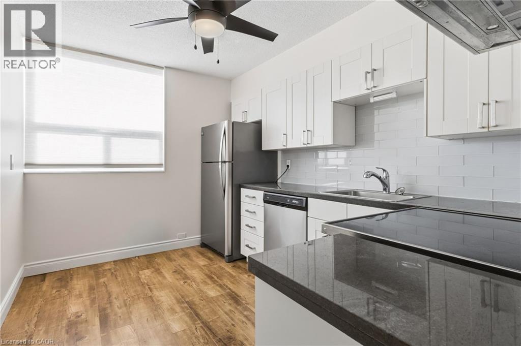 700 Dynes Road Unit# 616, Burlington, ON - Indoor Photo Showing Kitchen With Stainless Steel Kitchen