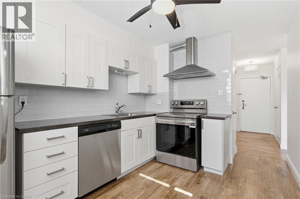 700 Dynes Road Unit# 616, Burlington, ON - Indoor Photo Showing Kitchen With Stainless Steel Kitchen