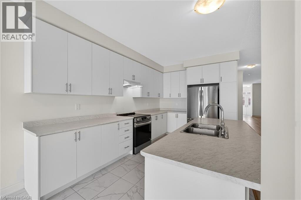 47 Bloomfield Crescent, Cambridge, ON - Indoor Photo Showing Kitchen With Double Sink
