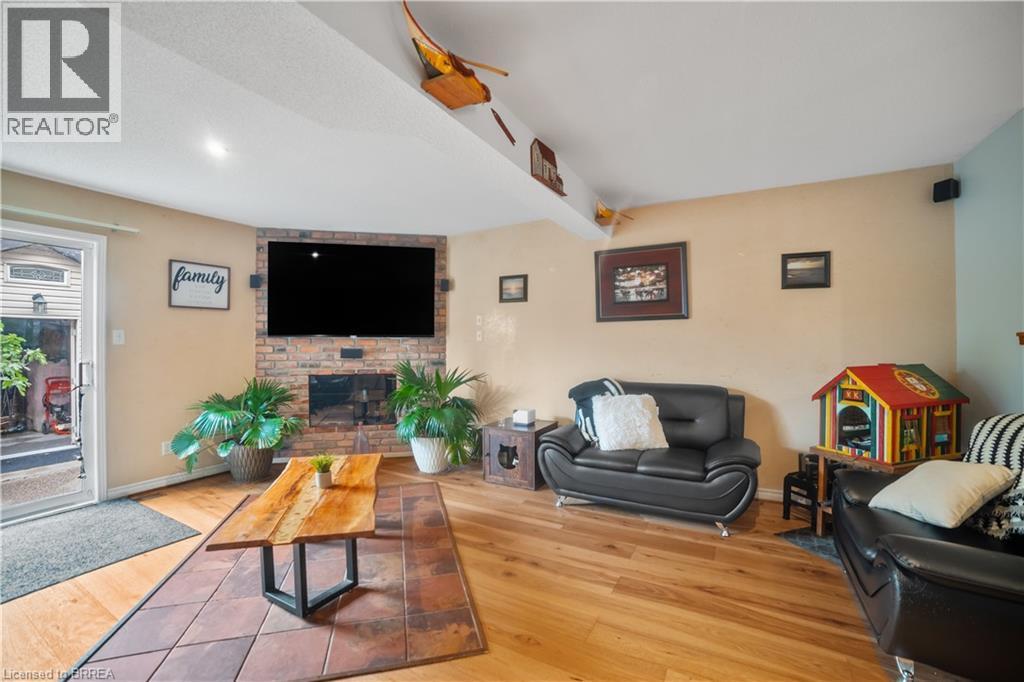 6 Bridgette Drive, Hamilton, ON - Indoor Photo Showing Living Room With Fireplace
